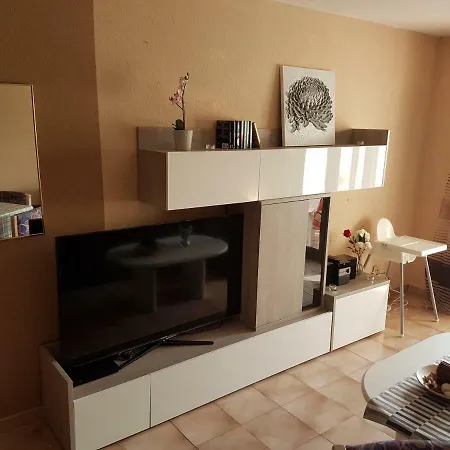 Castle Harbour With Heated Pool, Only 700 Meters To The Beach, Wifi, Balcony Lejlighed