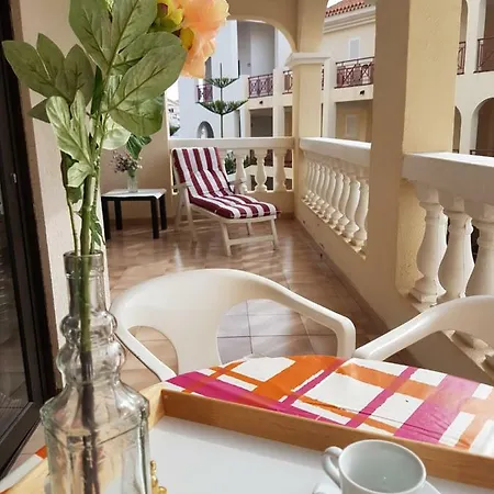 Castle Harbour With Heated Pool, Only 700 Meters To The Beach, Wifi, Balcony Arona (Tenerife)