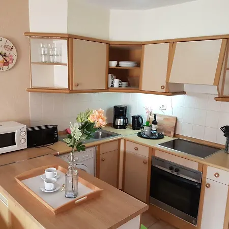 Castle Harbour With Heated Pool, Only 700 Meters To The Beach, Wifi, Balcony Apartman Arona