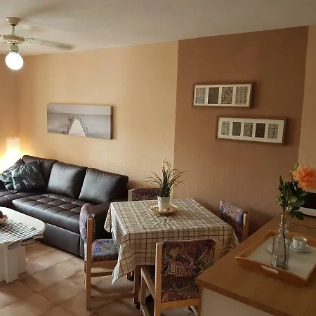 Castle Harbour With Heated Pool, Only 700 Meters To The Beach, Wifi, Balcony Apartament *