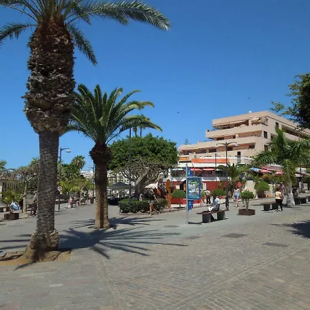 Apartament Castle Harbour With Heated Pool, Only 700 Meters To The Beach, Wifi, Balcony Arona (Tenerife)