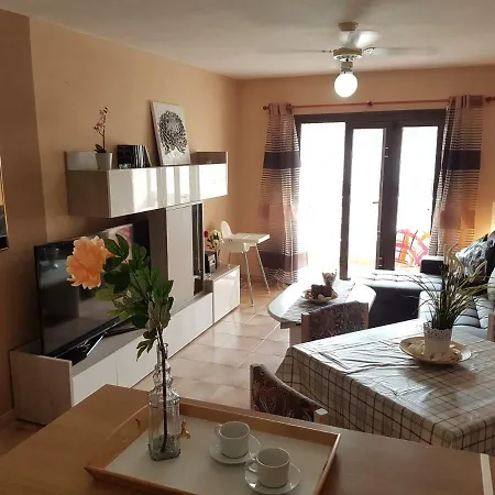 Castle Harbour With Heated Pool, Only 700 Meters To The Beach, Wifi, Balcony أرونا