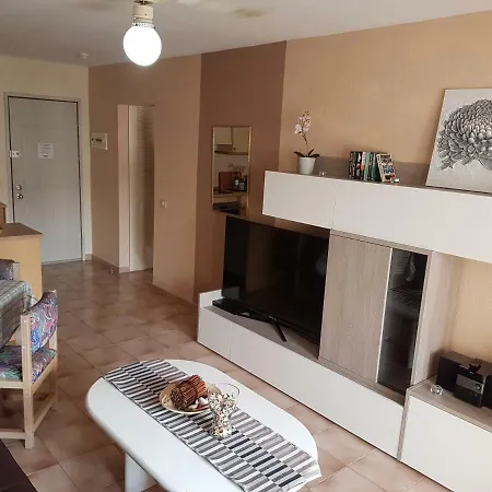 Castle Harbour With Heated Pool, Only 700 Meters To The Beach, Wifi, Balcony أرونا