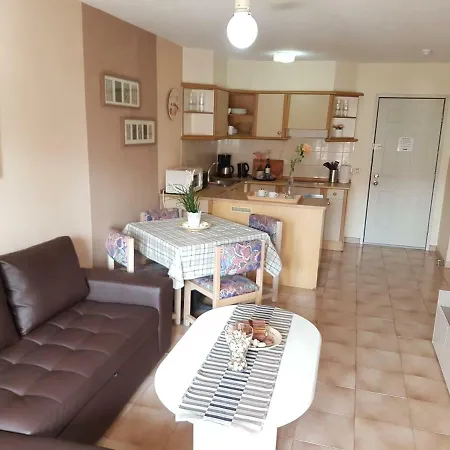 Castle Harbour With Heated Pool, Only 700 Meters To The Beach, Wifi, Balcony أرونا